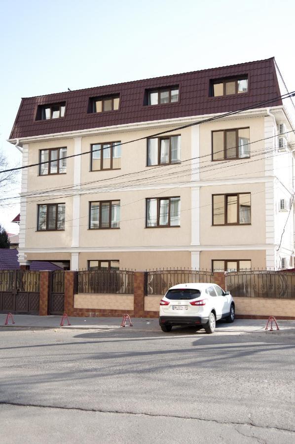 Chiernomorskie Apartamenty Одеса Екстериор снимка