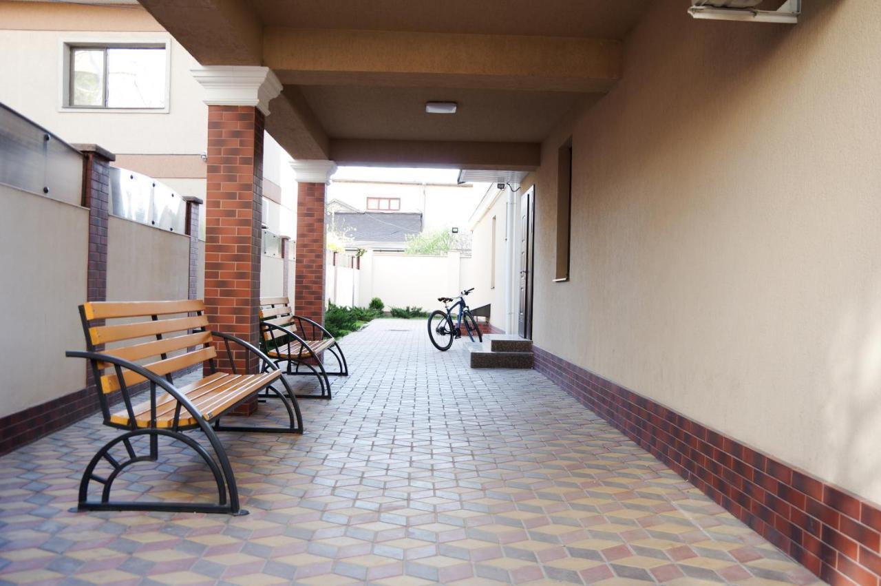 Chiernomorskie Apartamenty Одеса Екстериор снимка
